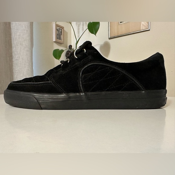 T.U.K. Black Suede D-Ring Sneaker US Men 11 US Women 13 - Picture 3 of 15